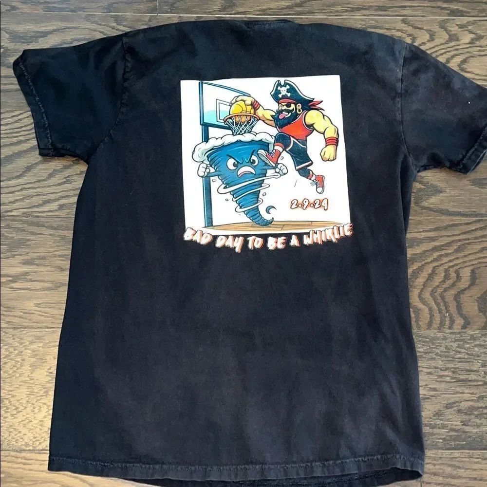 Barstool Sports Black Pocket Pirates Pirate T Shirt M Basketball
